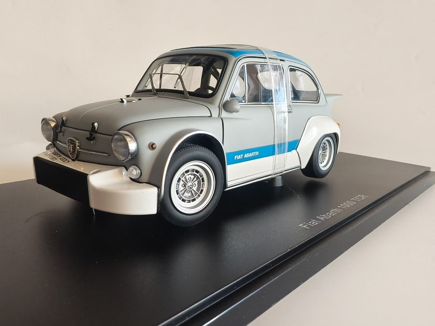 87fb6f96-3dee-441f-af6f-e444bb50bc5b