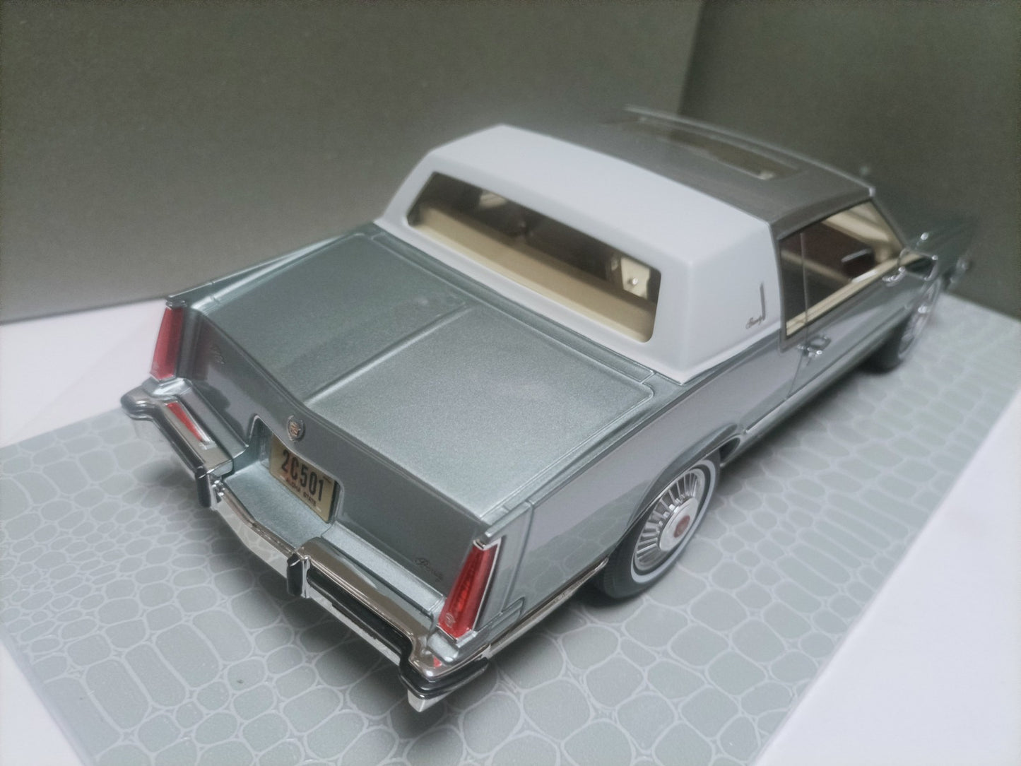 63a7b9dd-8790-44e8-8e04-ec9be8e444c9