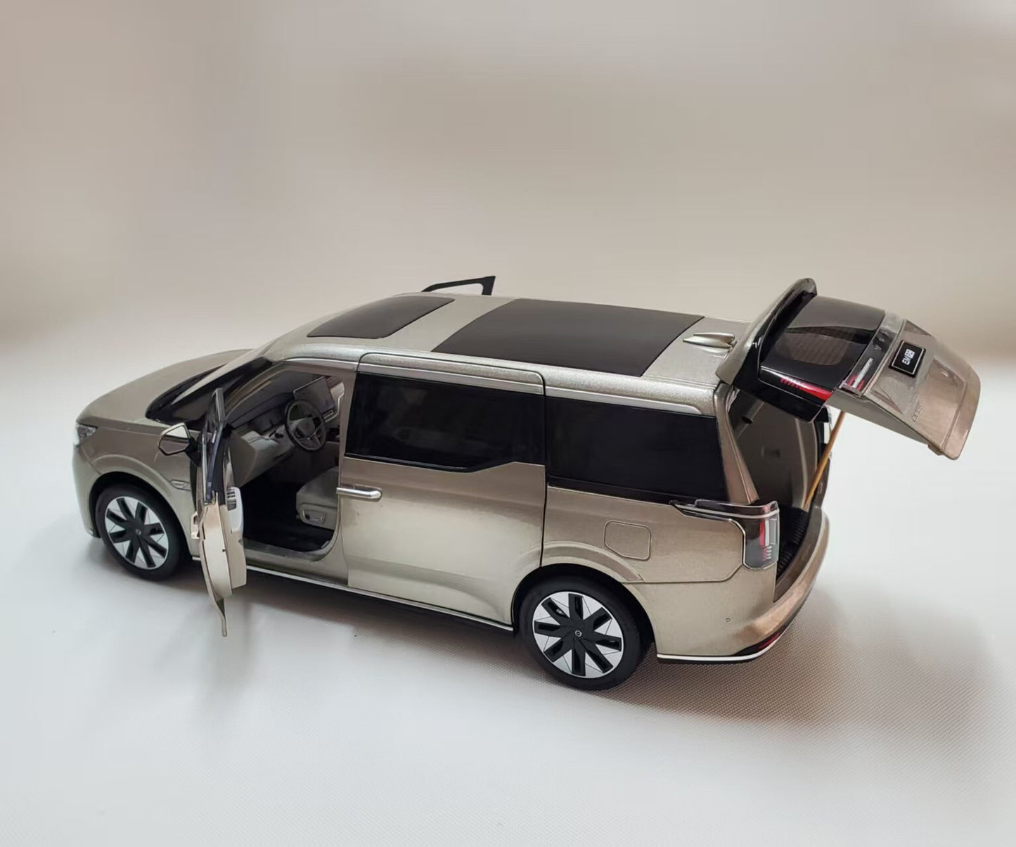 c8dd2723-7c47-4669-ab50-31c55c6847e6