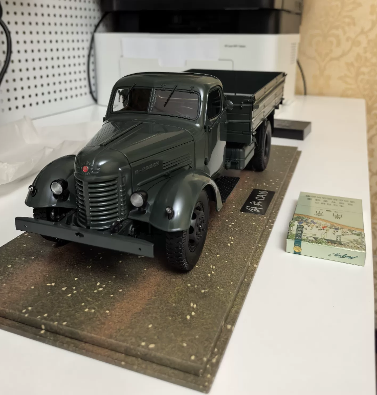 for Century Dragon for FAW CA10 Trucks 1956 blackish green 1:18 truck