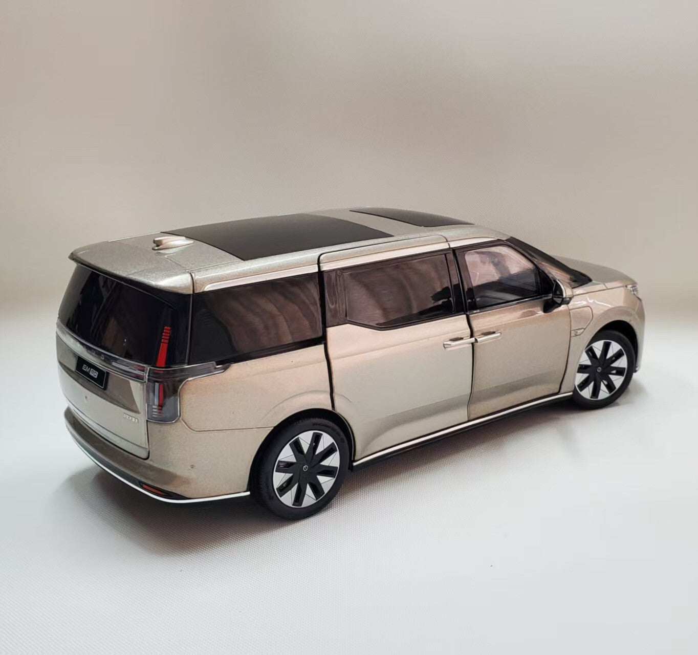 8d23195e-338c-4932-a301-660831c292f6